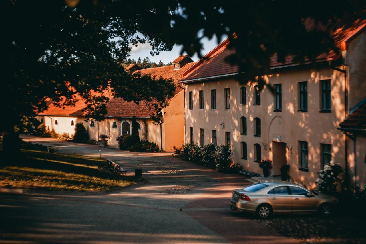 Hotel Slokenbekas Muiza Milzkalne Exterior foto