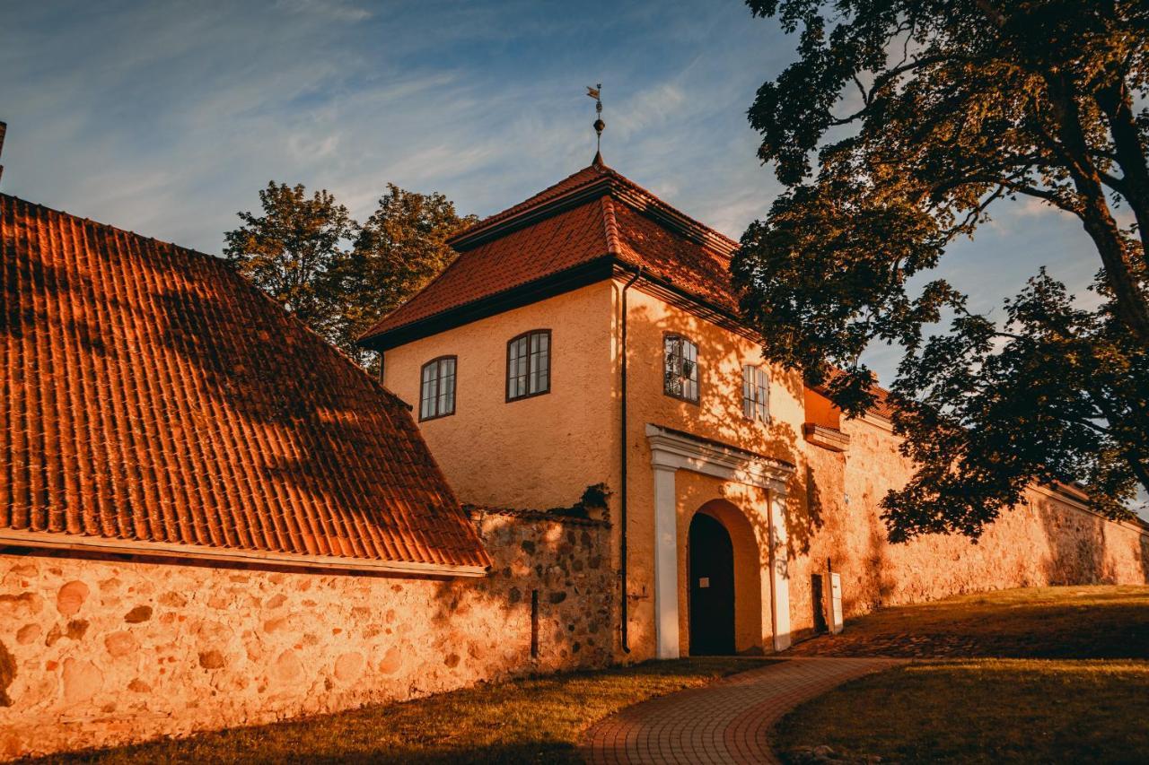 Hotel Slokenbekas Muiza Milzkalne Exterior foto
